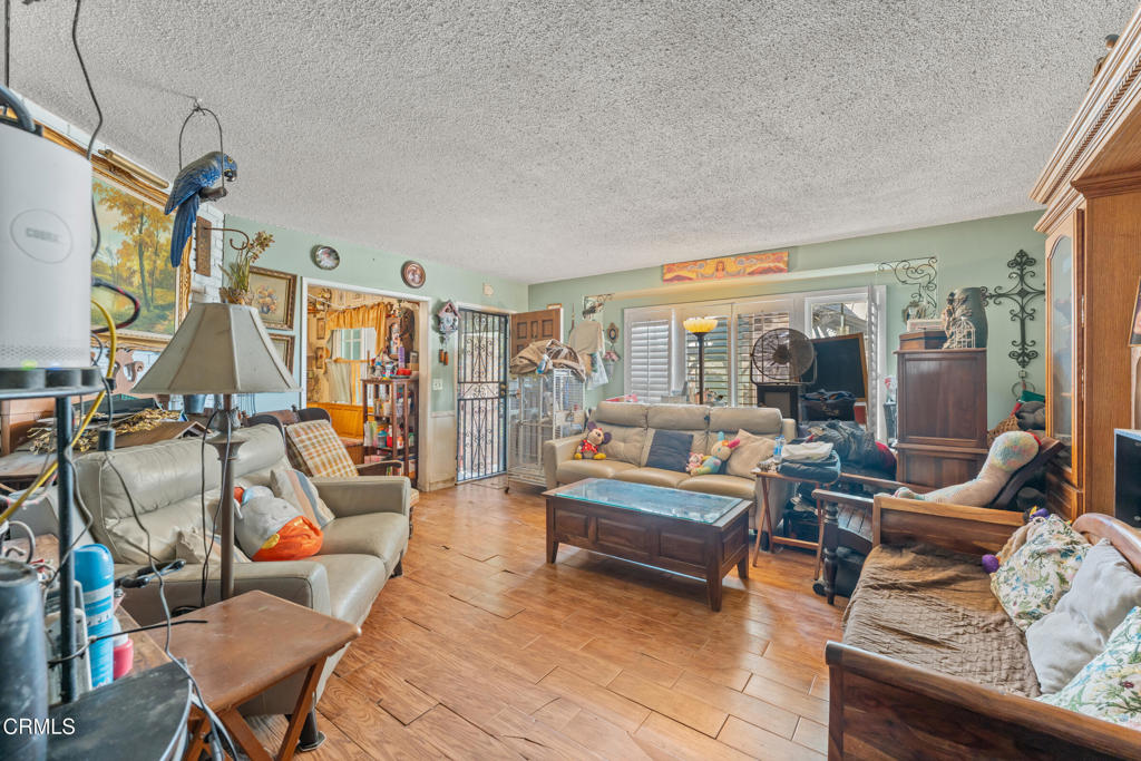 10435 Asher Street Property Photo 7