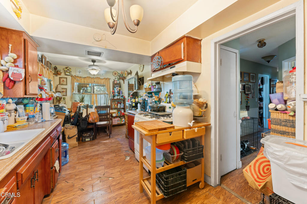 10435 Asher Street Property Photo 8