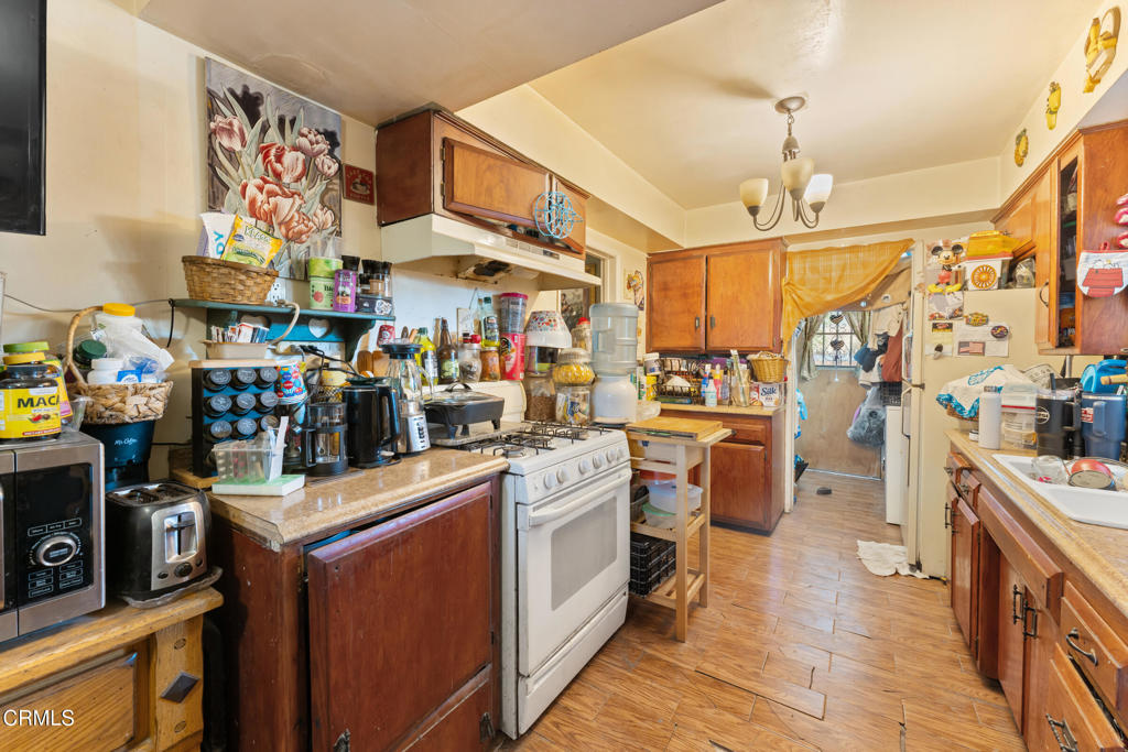 10435 Asher Street Property Photo 10