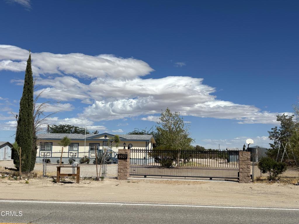 9927 Custer Avenue Property Photo 3