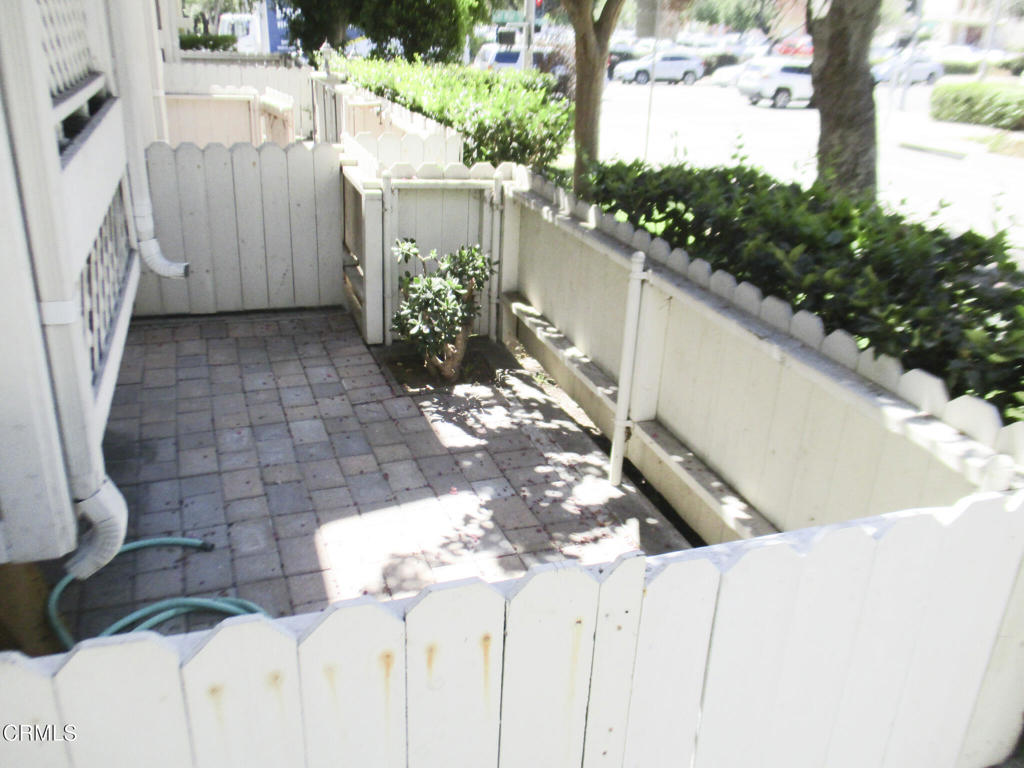 965 E Del Mar Boulevard 3 Property Photo 5