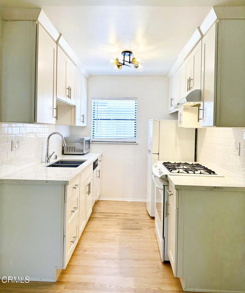 965 E Del Mar Boulevard 3 Property Photo 18