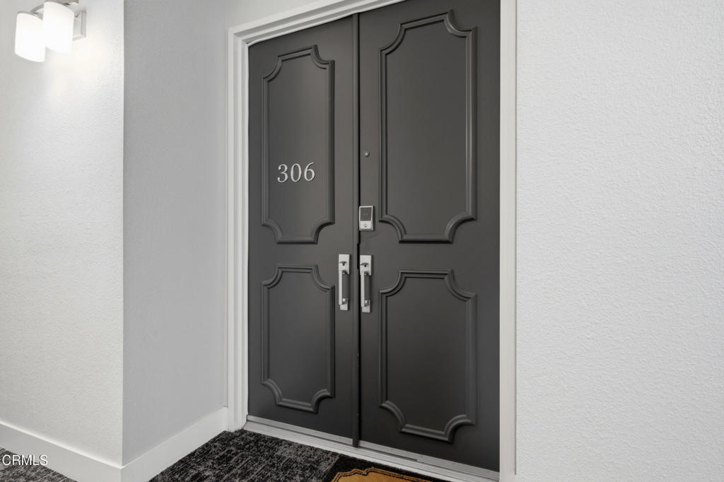 700 S Lake Avenue 306 Property Photo 6