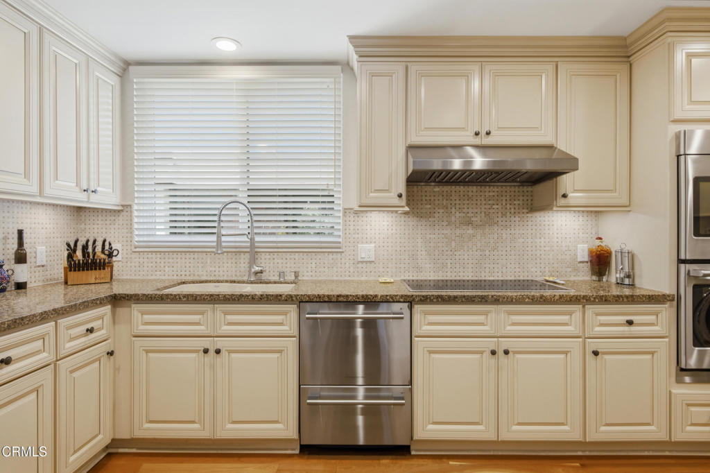 700 S Lake Avenue 306 Property Photo 18