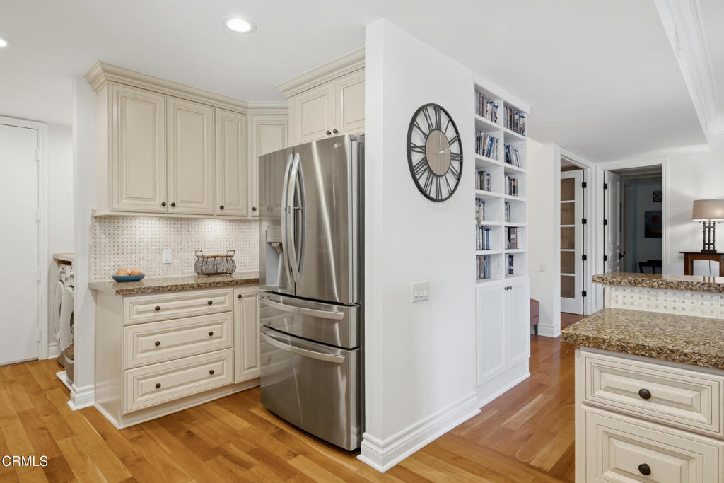 700 S Lake Avenue 306 Property Photo 19