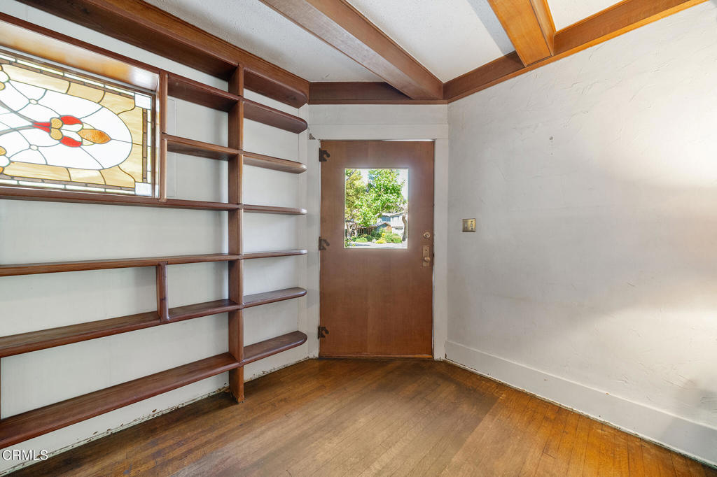 2025 La France Avenue Property Photo 3
