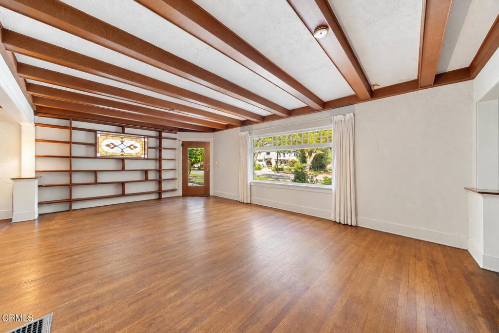 2025 La France Avenue Property Photo 7