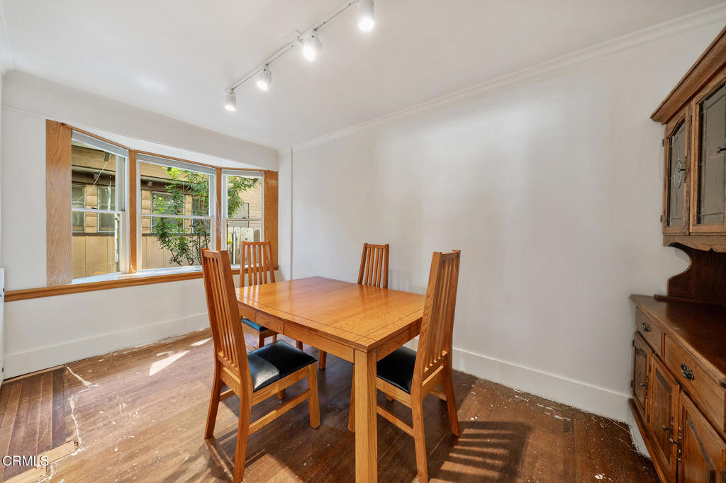2025 La France Avenue Property Photo 14