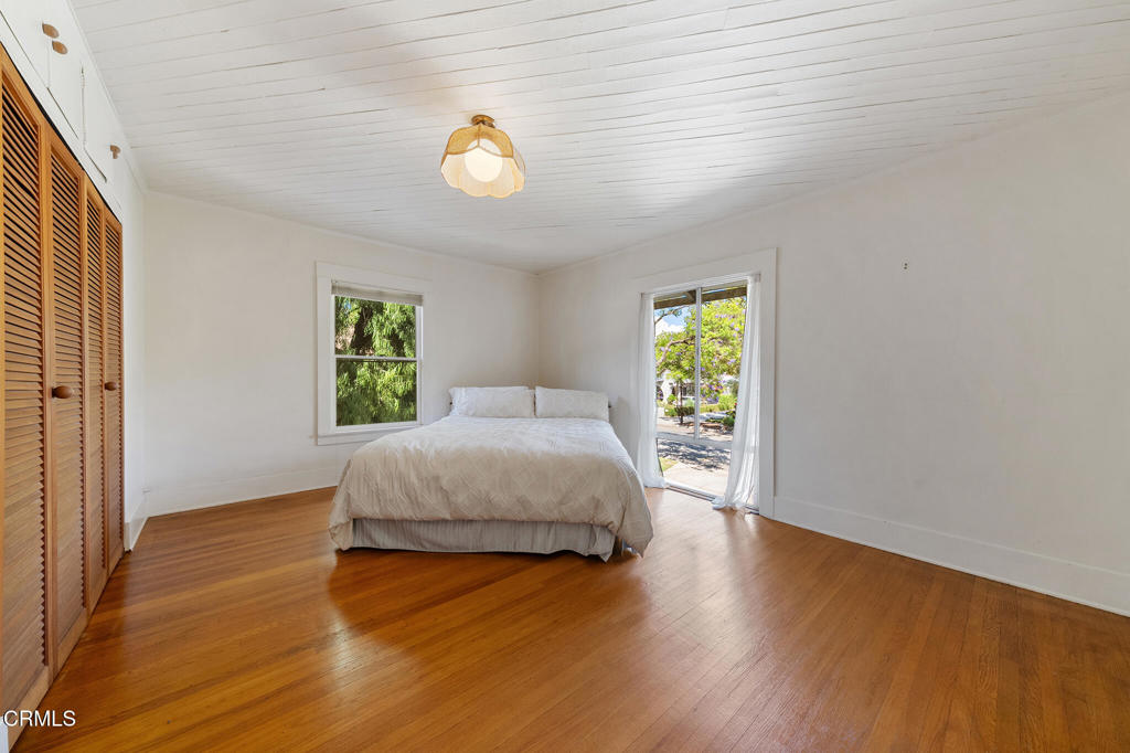 2025 La France Avenue Property Photo 24