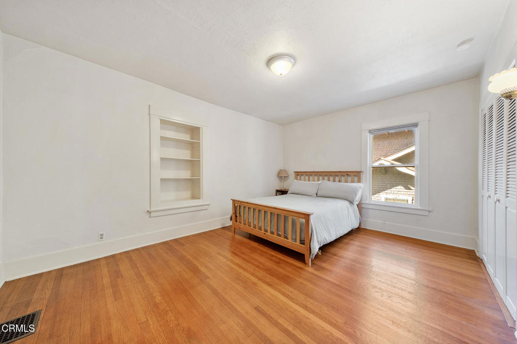 2025 La France Avenue Property Photo 26