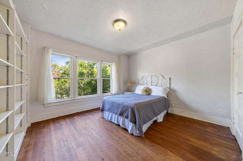 2025 La France Avenue Property Photo 27
