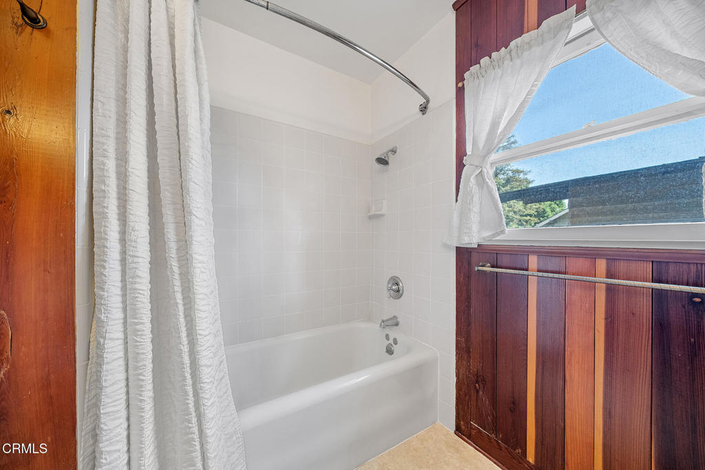 2025 La France Avenue Property Photo 30