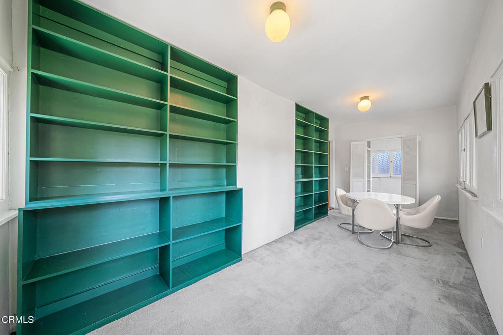 2025 La France Avenue Property Photo 32