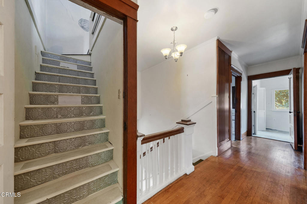 2025 La France Avenue Property Photo 34