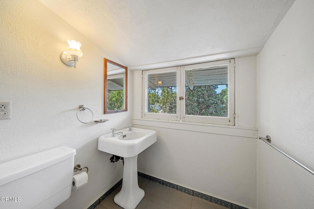 2025 La France Avenue Property Photo 38