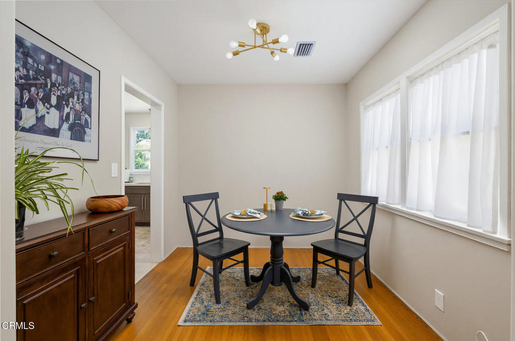1856 N Michigan Avenue Property Photo 8