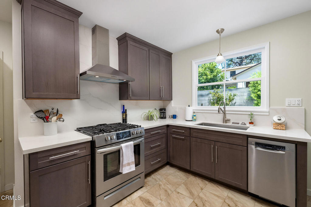 1856 N Michigan Avenue Property Photo 11