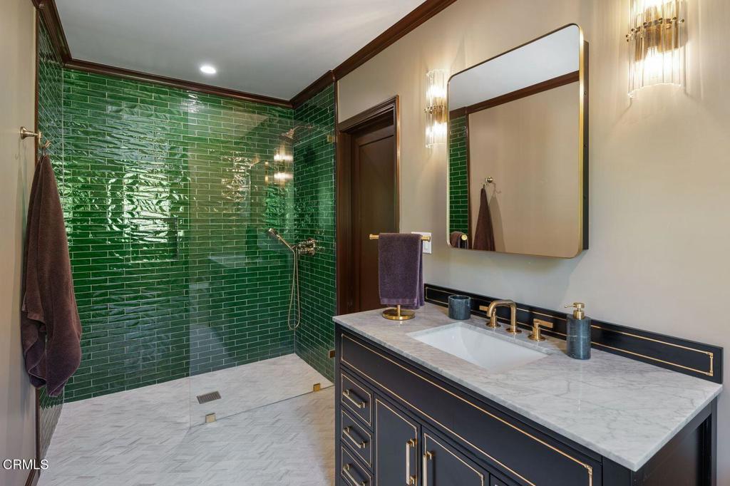 2384 E Orange Grove Boulevard Property Photo 33