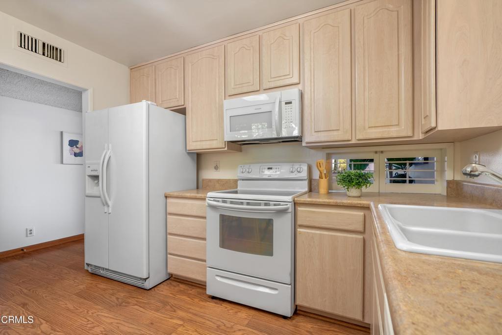 530 Fairview Avenue 18 Property Photo 3
