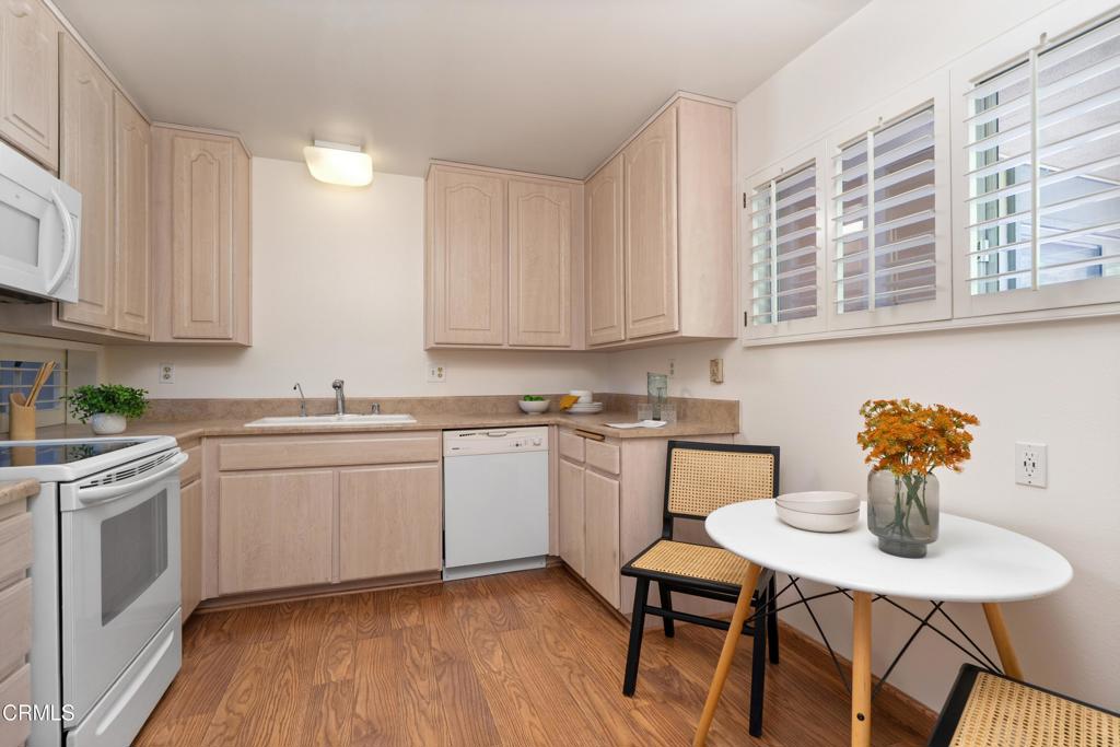 530 Fairview Avenue 18 Property Photo 4