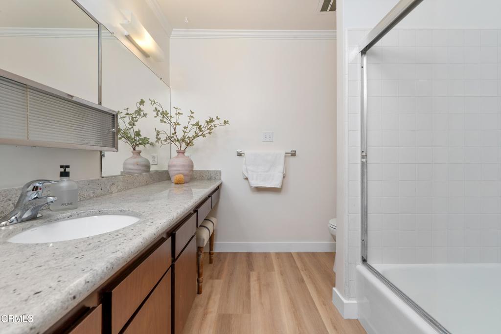 530 Fairview Avenue 18 Property Photo 7