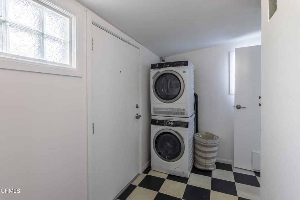 2738 Medlow Avenue Property Photo 13