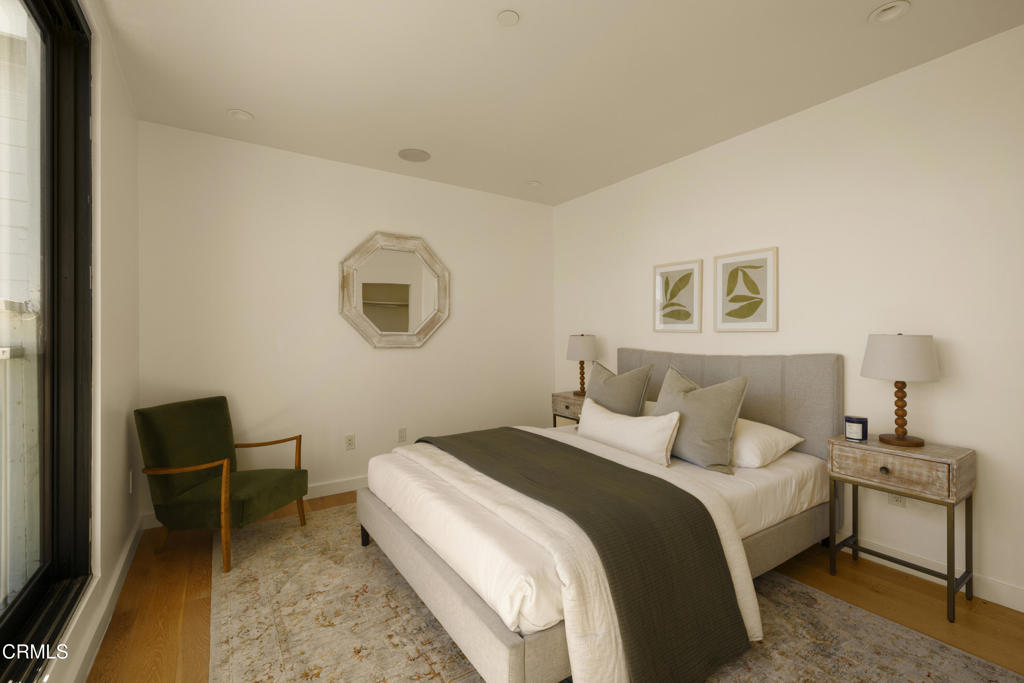 643 1/2 N Hayworth Avenue Property Photo 20