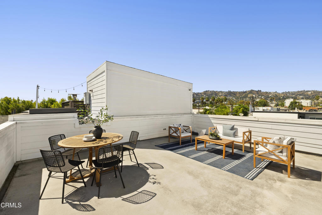 643 1/2 N Hayworth Avenue Property Photo 23