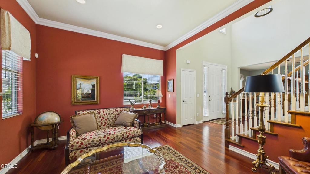1807 S Mayflower Avenue Property Photo 8