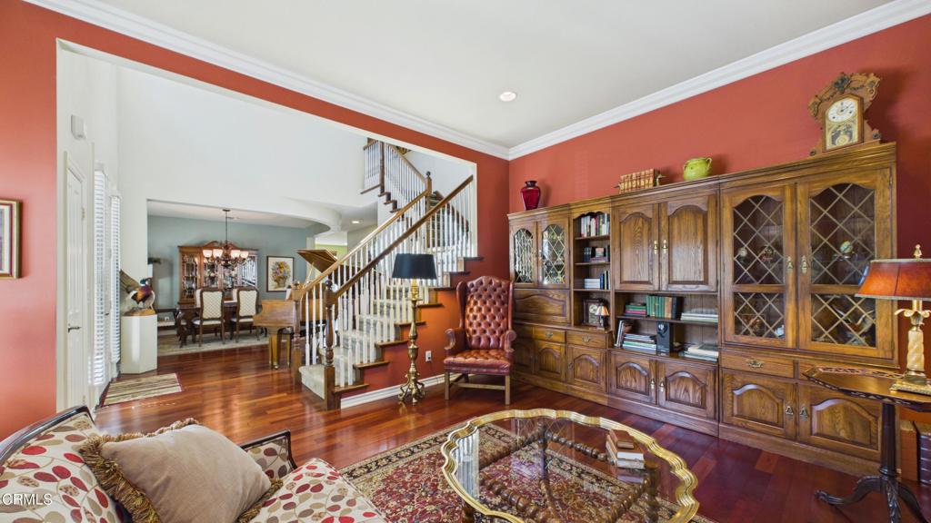 1807 S Mayflower Avenue Property Photo 10