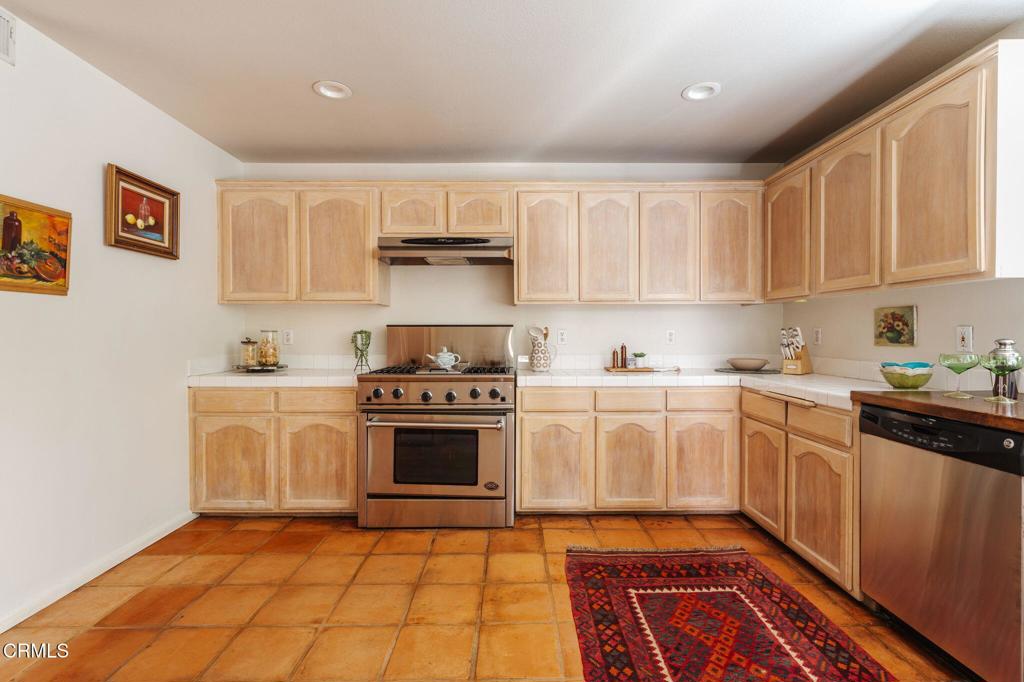 615 S Mentor Avenue Property Photo 25