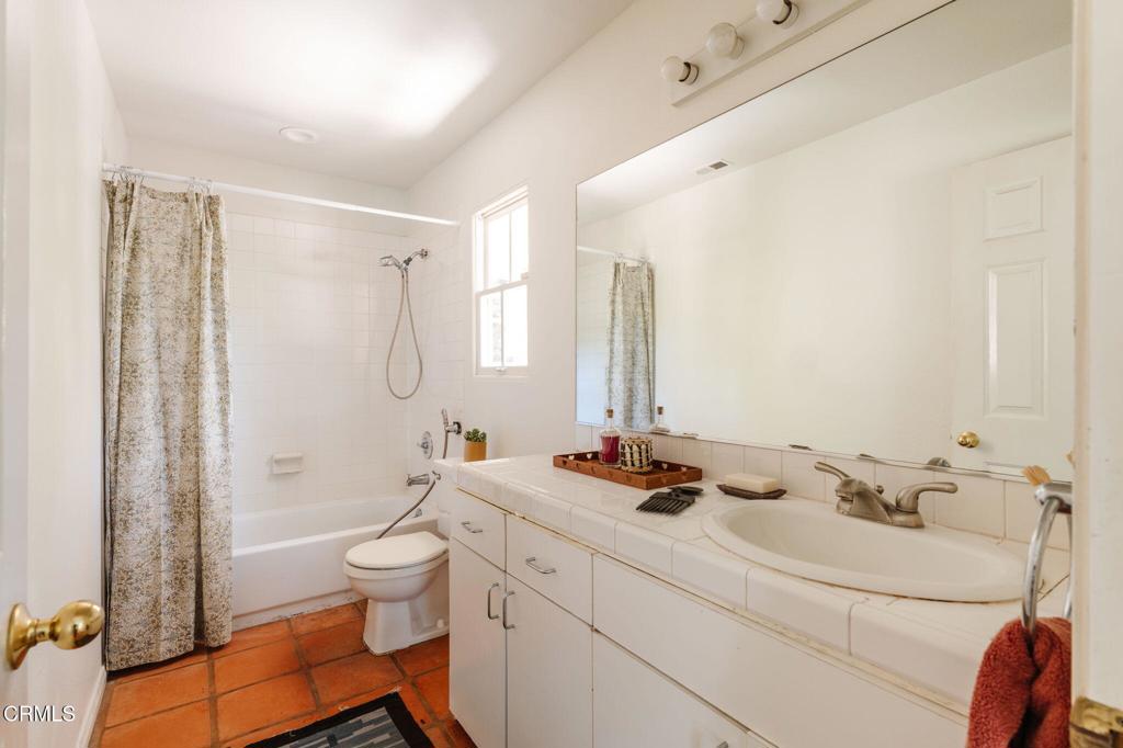 615 S Mentor Avenue Property Photo 31