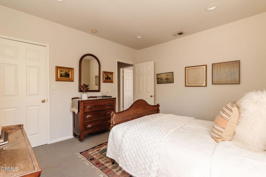 615 S Mentor Avenue Property Photo 39