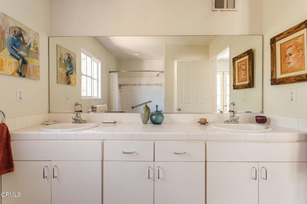 615 S Mentor Avenue Property Photo 48