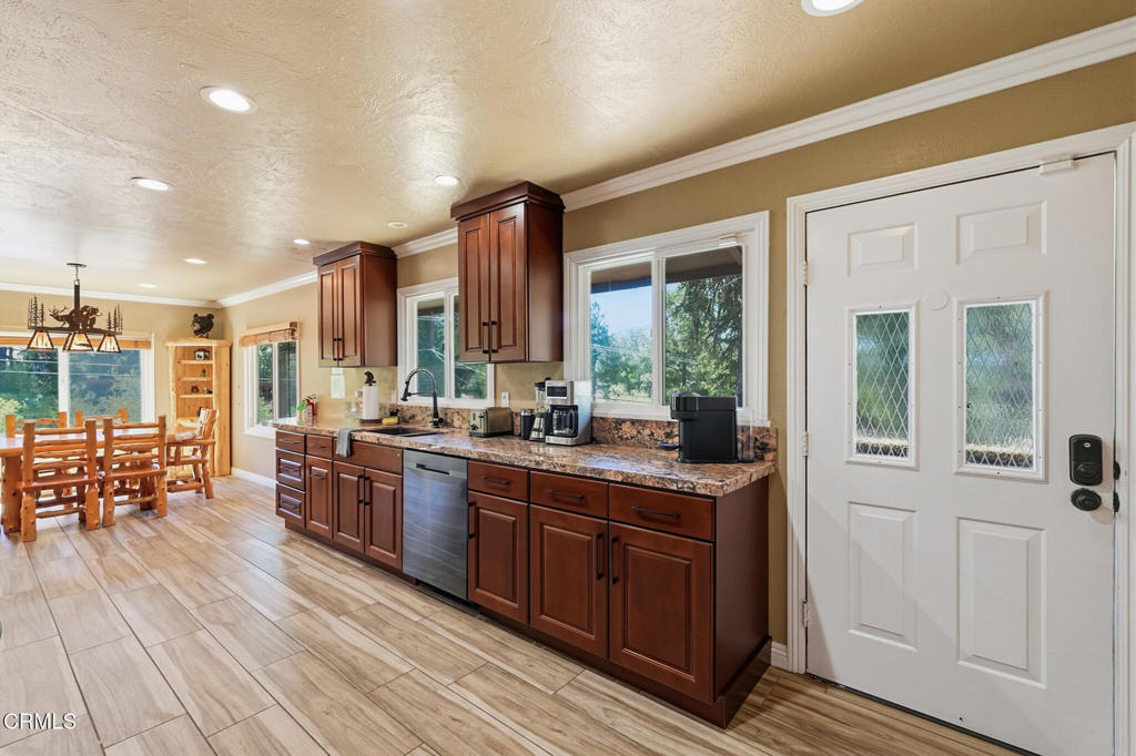 43170 Moonridge Road Property Photo 6
