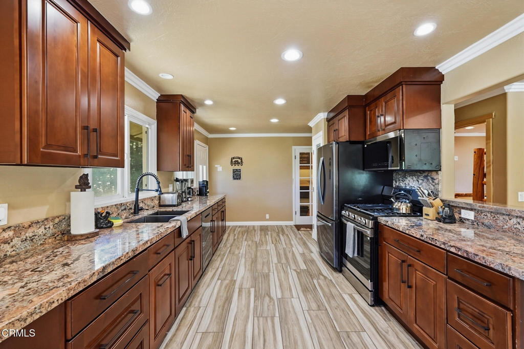 43170 Moonridge Road Property Photo 9