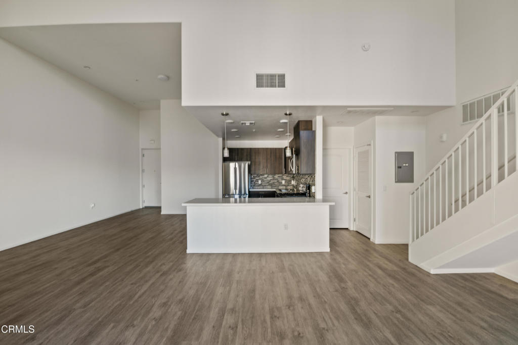 124 W Colorado Street 504 Property Photo 4