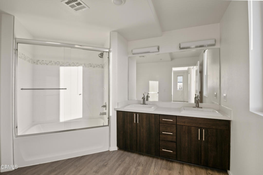 124 W Colorado Street 504 Property Photo 6