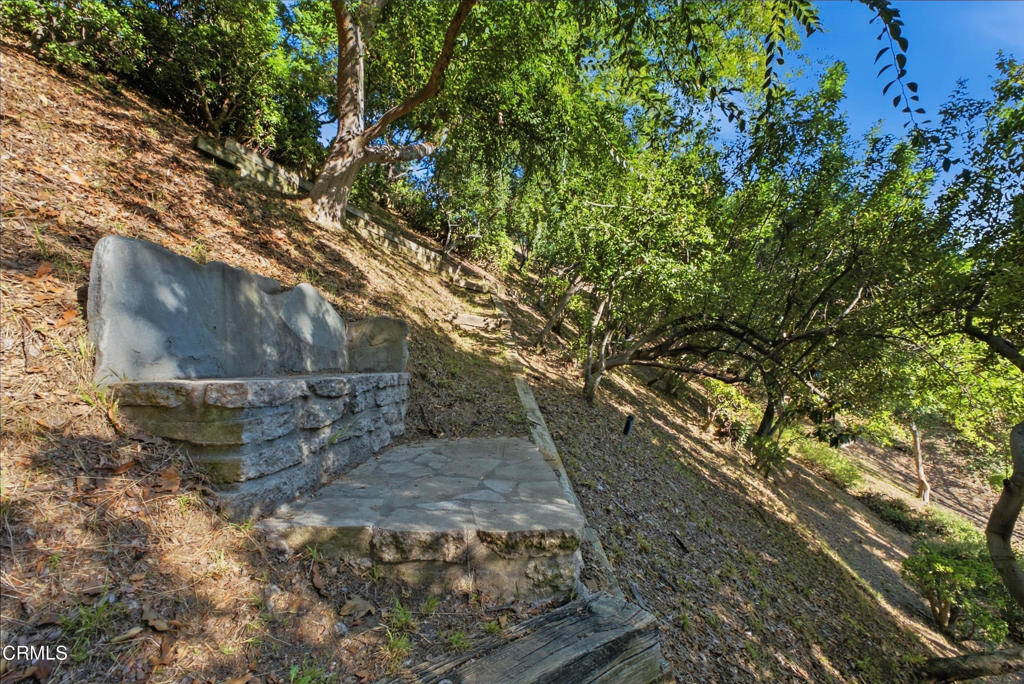 3616 E Chevy Chase Drive Property Photo 8