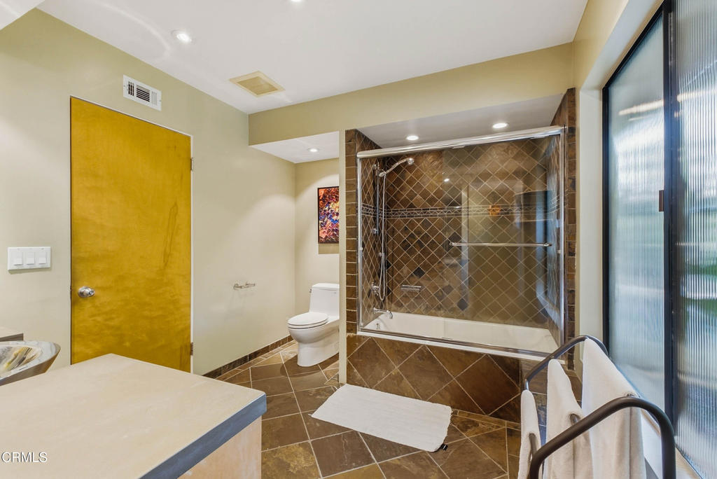 3616 E Chevy Chase Drive Property Photo 30