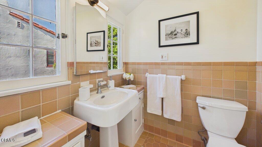 1828 Warwick Road Property Photo 34