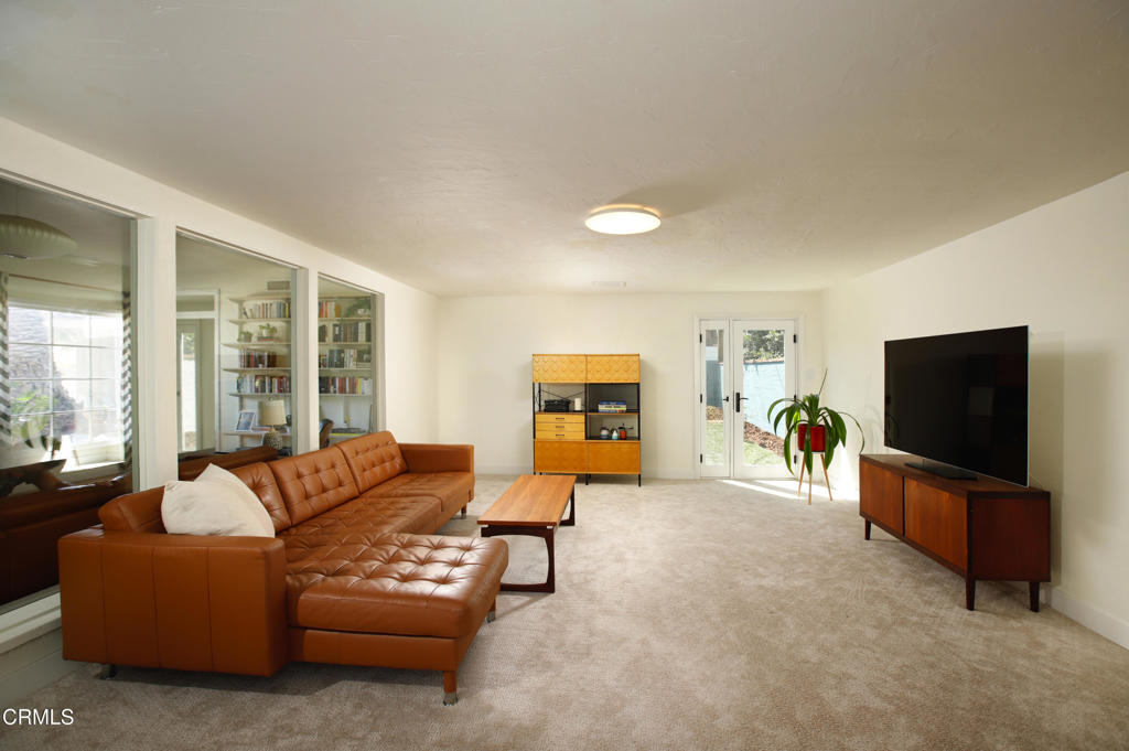 2901 W Oak Street Property Photo 4
