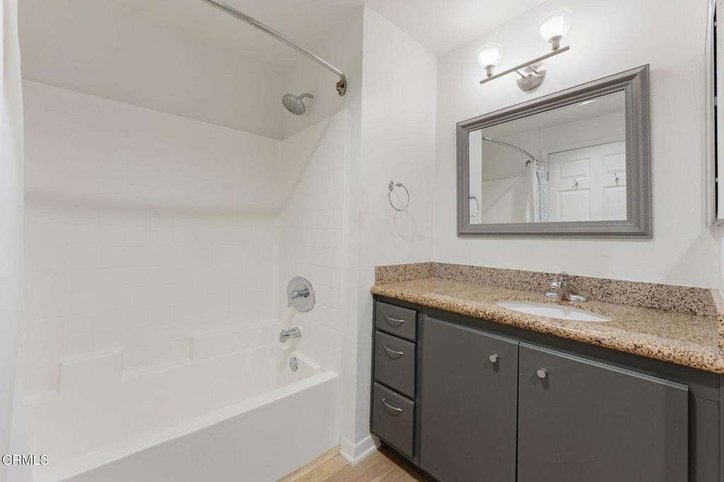 160 S Hudson Avenue 105 Property Photo 17