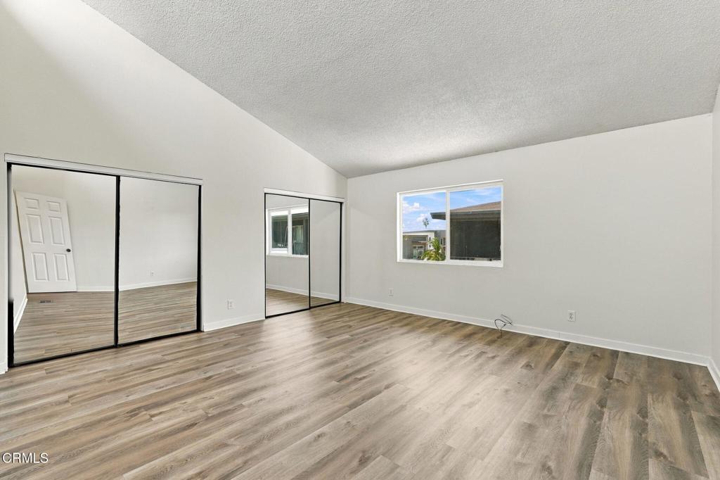 2718 Vanderbilt Lane B Property Photo 4