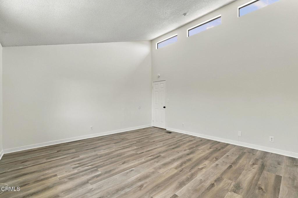 2718 Vanderbilt Lane B Property Photo 16