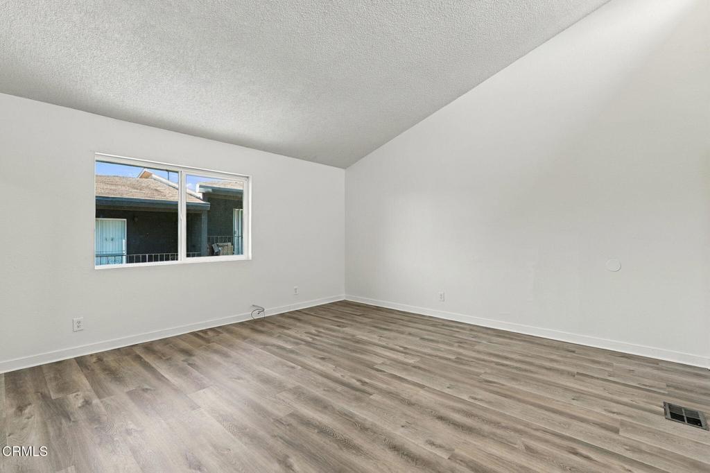 2718 Vanderbilt Lane B Property Photo 17
