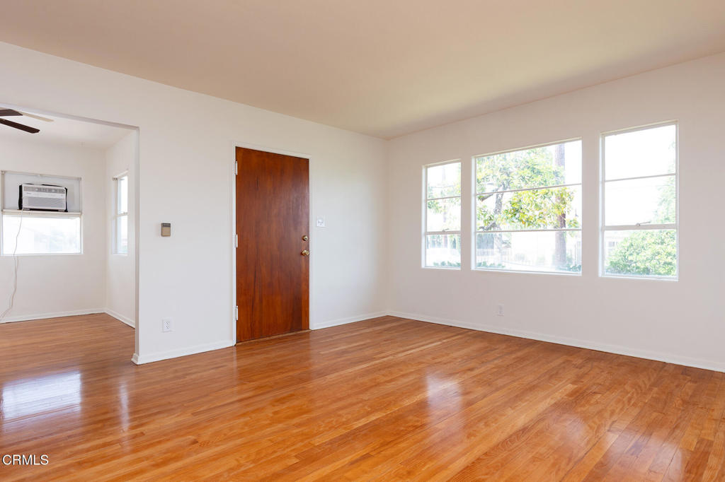 13936 Los Angeles Street Property Photo 5