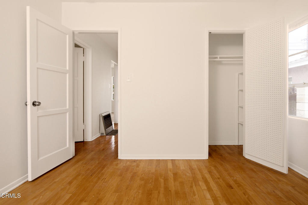 13936 Los Angeles Street Property Photo 9