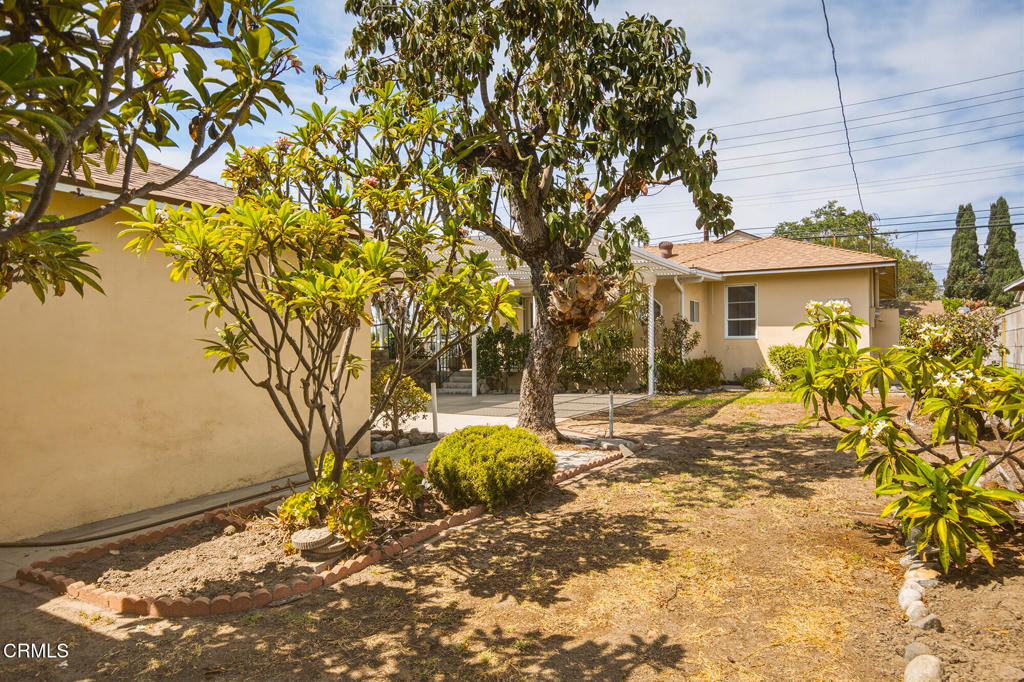 13936 Los Angeles Street Property Photo 17