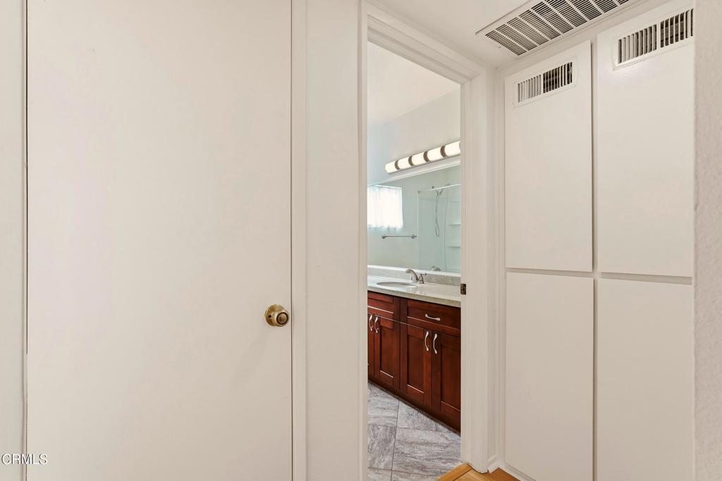408 Burchett Street 11 Property Photo 14